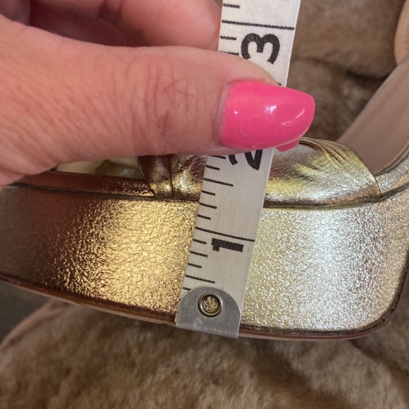 Stuart Weitzman Gold leather platform sandals sz 10 - Picture 15 of 16